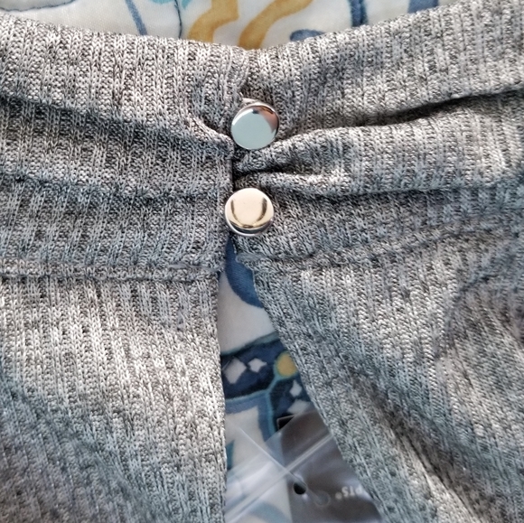 NEW!INC L keyhole choker cold shoulder top - Picture 9 of 11